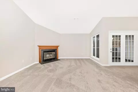 Living - 2149 Wainwright Ct #2C, Frederick, MD 21702 photo 7 of 9