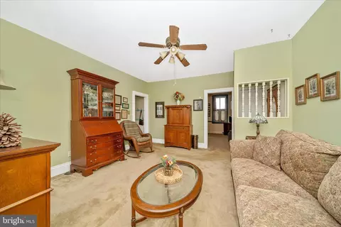 Living - 6710 Ford Rd, Frederick, MD 21702 photo 3 of 6