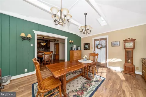 Dining - 6710 Ford Rd, Frederick, MD 21702 photo 6 of 8