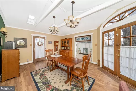Dining - 6710 Ford Rd, Frederick, MD 21702 photo 5 of 8