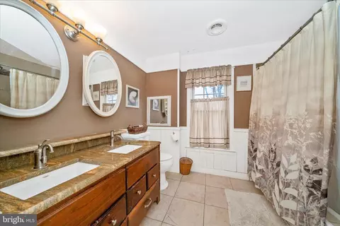 Bath - 6710 Ford Rd, Frederick, MD 21702 photo 2 of 3