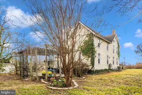 Exterior - 6710 Ford Rd, Frederick, MD 21702 photo 7 of 15