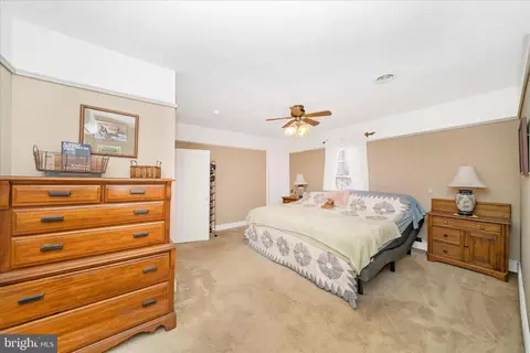Bedroom - 6710 Ford Rd, Frederick, MD 21702 photo 2 of 6