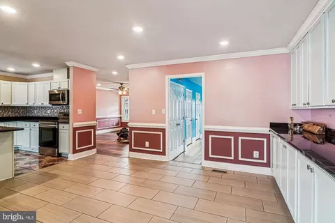 Entry Way - 417 White Oak Pl, Frederick, MD 21701 photo 1 of 6