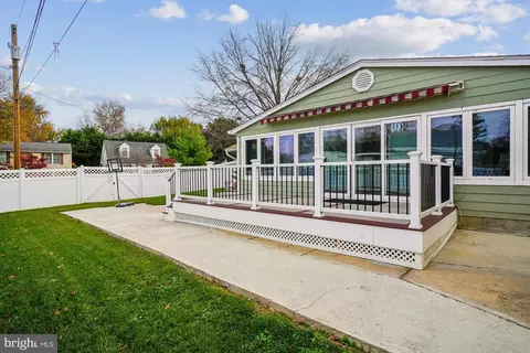 Exterior - 417 White Oak Pl, Frederick, MD 21701 photo 7 of 18