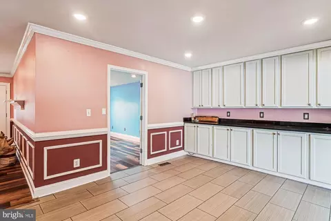 Entry Way - 417 White Oak Pl, Frederick, MD 21701 photo 2 of 6