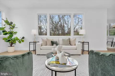 Living - 5417 Reeder Ln, Frederick, MD 21702 photo 3 of 4