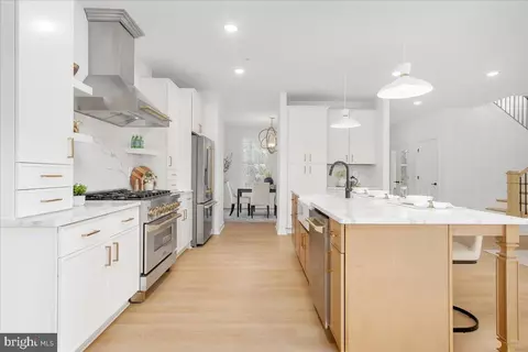 Entry Way - 5417 Reeder Ln, Frederick, MD 21702 photo 5 of 14