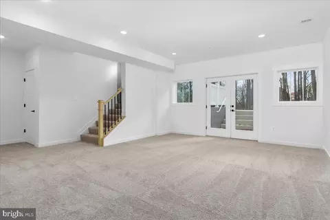 Living - 5417 Reeder Ln, Frederick, MD 21702 photo 4 of 4