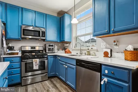 Kitchen - 2112 Bear Creek Ct, Frederick, MD 21702 photo 3 of 5