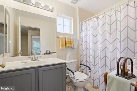 Bath - 2112 Bear Creek Ct, Frederick, MD 21702 photo 2 of 3
