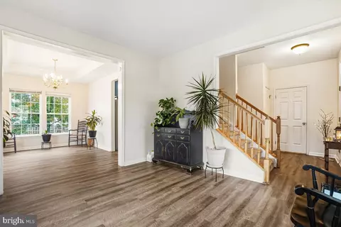 Entry Way - 2112 Bear Creek Ct, Frederick, MD 21702 photo 4 of 10