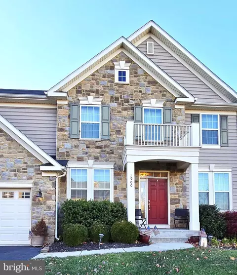 Exterior - 1900 Crestone Dr, Frederick, MD 21702 photo 4 of 8