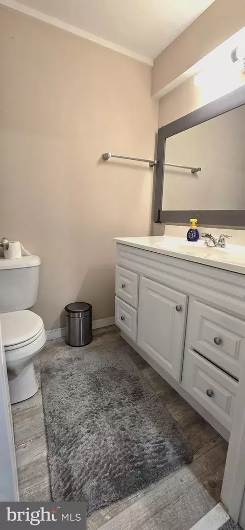 Bath - 1900 Crestone Dr, Frederick, MD 21702 photo 2 of 2