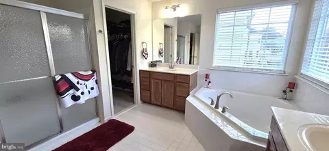 Entry Way - 1900 Crestone Dr, Frederick, MD 21702 photo 16 of 19