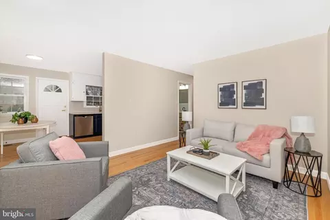 Living - 8116 Broadview Dr, Frederick, MD 21701 photo 1 of 4