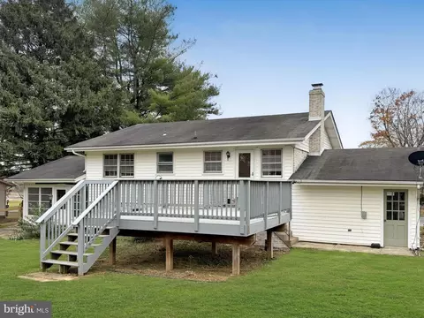 Exterior - 8116 Broadview Dr, Frederick, MD 21701 photo 3 of 5