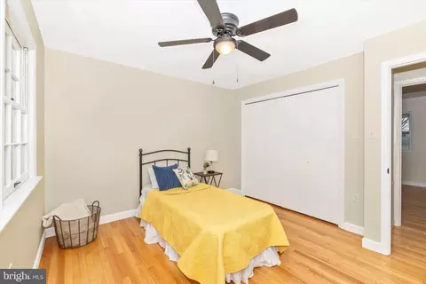 Bedroom - 8116 Broadview Dr, Frederick, MD 21701 photo 4 of 6
