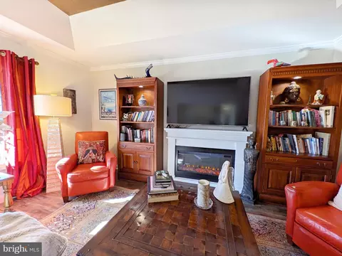 Living - 820 Dunbrooke Ct, Frederick, MD 21701 photo 2 of 3