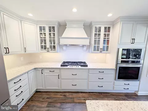 Kitchen - 820 Dunbrooke Ct, Frederick, MD 21701 photo 4 of 7