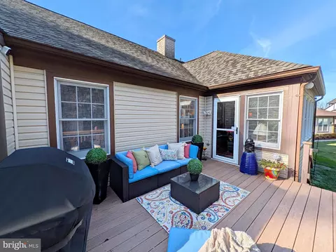 Exterior - 820 Dunbrooke Ct, Frederick, MD 21701 photo 5 of 7