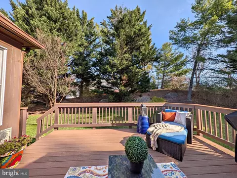 Exterior - 820 Dunbrooke Ct, Frederick, MD 21701 photo 2 of 7