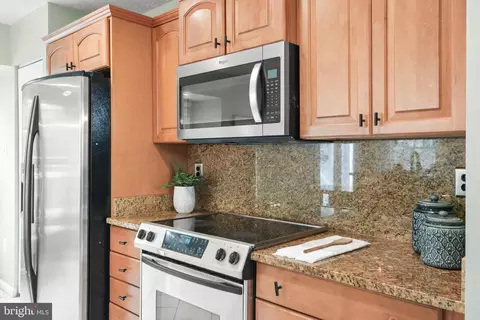 Kitchen - 8117 Arrowhead Ct, Frederick, MD 21702 photo 7 of 13