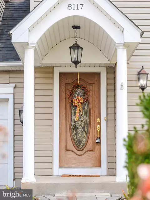 Entry Way - 8117 Arrowhead Ct, Frederick, MD 21702 photo 6 of 8