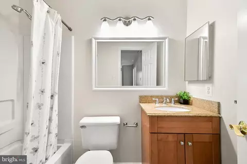 Bath - 8117 Arrowhead Ct, Frederick, MD 21702 photo 4 of 7