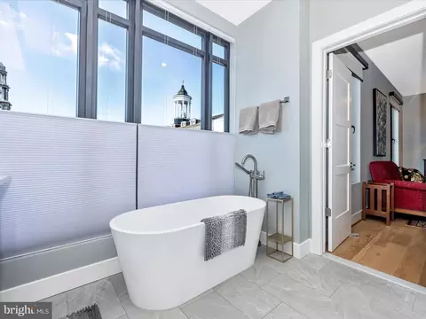 Bath - 210 E Second St #401, Frederick, MD 21701 photo 3 of 6