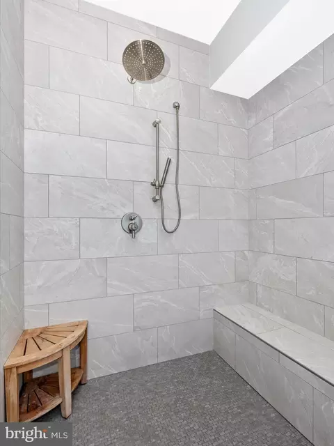 Bath - 210 E Second St #401, Frederick, MD 21701 photo 4 of 6