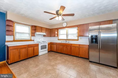 Kitchen - 6015 Keyser Ln, Frederick, MD 21702 photo 1 of 3