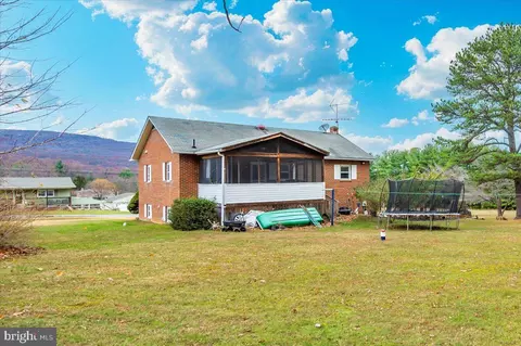 Exterior - 6015 Keyser Ln, Frederick, MD 21702 photo 6 of 7