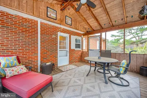 Exterior - 6015 Keyser Ln, Frederick, MD 21702 photo 4 of 7