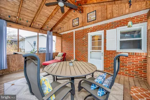 Exterior - 6015 Keyser Ln, Frederick, MD 21702 photo 5 of 7