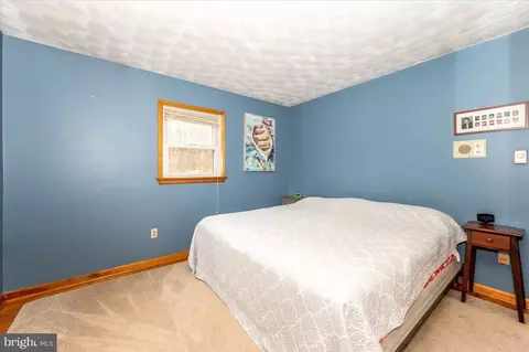 Bedroom - 6015 Keyser Ln, Frederick, MD 21702 photo 1 of 4