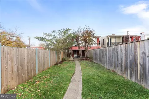 Exterior - 20 7th St, Frederick, MD 21701 photo 2 of 5