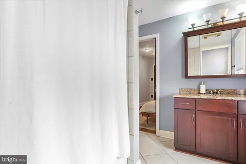 Bath - 20 7th St, Frederick, MD 21701 photo 2 of 2