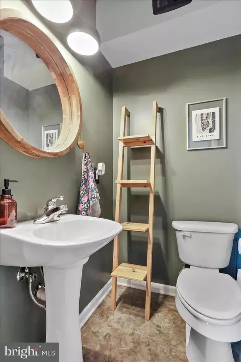 Bath - 20 7th St, Frederick, MD 21701 photo 1 of 2