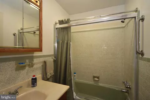 Bath - 8206 Falstone Ct, Frederick, MD 21702 photo 1 of 1