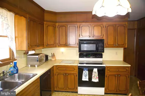 Kitchen - 8206 Falstone Ct, Frederick, MD 21702 photo 1 of 2