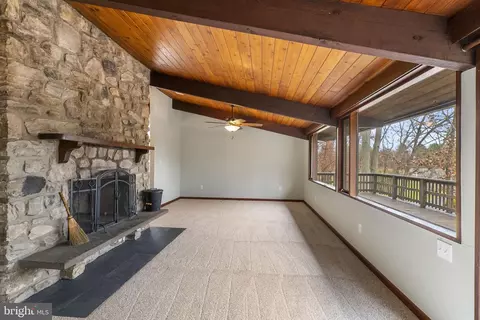 Living - 3230 Basford Rd, Frederick, MD 21703 photo 3 of 8