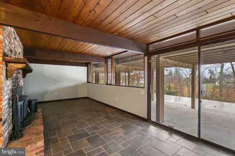 Living - 3230 Basford Rd, Frederick, MD 21703 photo 7 of 8
