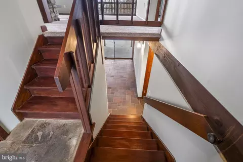 Entry Way - 3230 Basford Rd, Frederick, MD 21703 photo 4 of 5