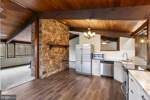 Entry Way - 3230 Basford Rd, Frederick, MD 21703 photo 1 of 5