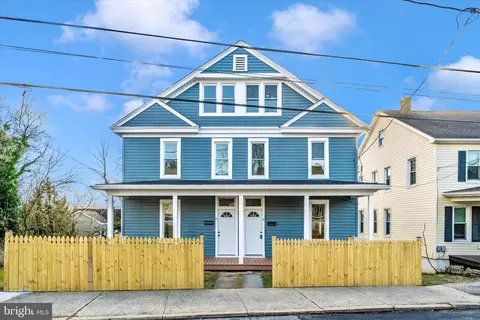 Exterior - 6 E 8 E B St, Brunswick, MD 21716 photo 1 of 2