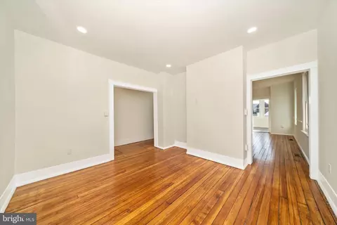 Living - 6 E 8 E B St, Brunswick, MD 21716 photo 1 of 6
