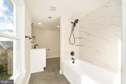 Bath - 6 E 8 E B St, Brunswick, MD 21716 photo 2 of 2