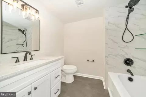 Bath - 6 E 8 E B St, Brunswick, MD 21716 photo 1 of 2
