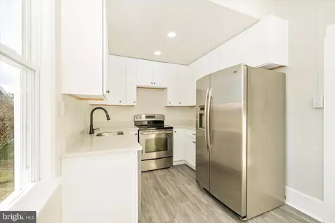 Kitchen - 6 E 8 E B St, Brunswick, MD 21716 photo 2 of 2